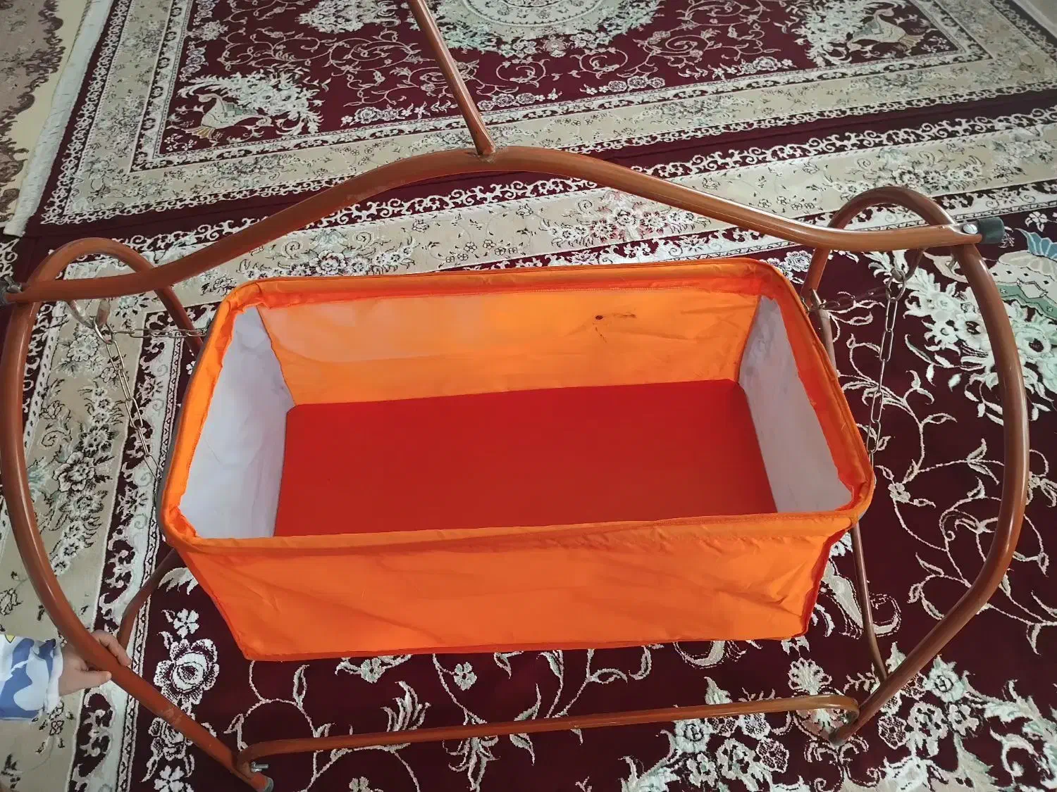 گهواره|تخت و صندلی بچه|قوچان, |دیوار