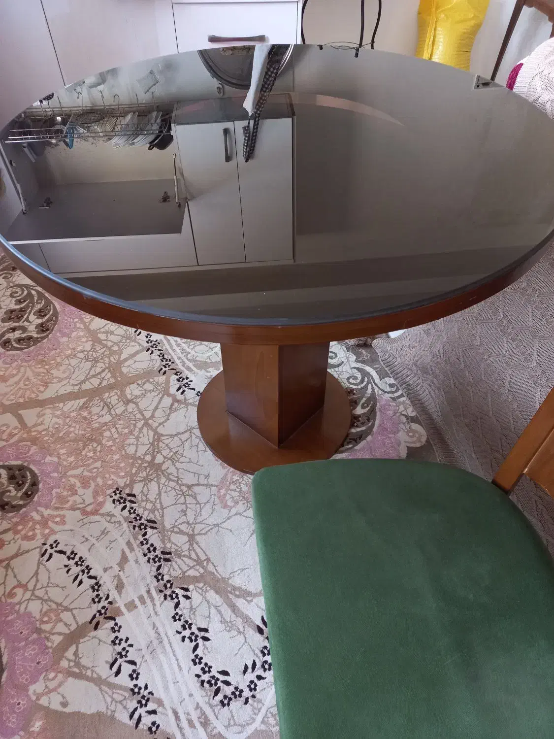 ی عد میز ناهار خوری گرد جنس خوب|میز و صندلی غذاخوری|کرج, شاهینویلا|دیوار