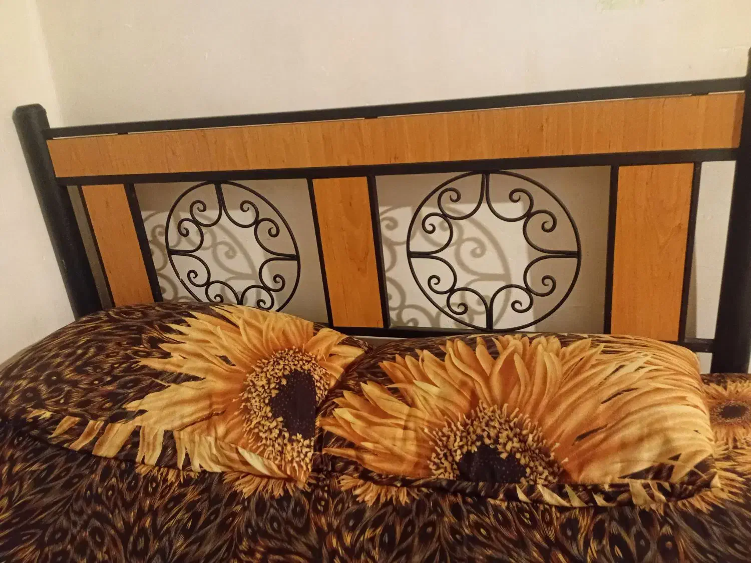 تخت دو نفره فرفوژه|تخت و سرویس خواب|سنگدوین, |دیوار