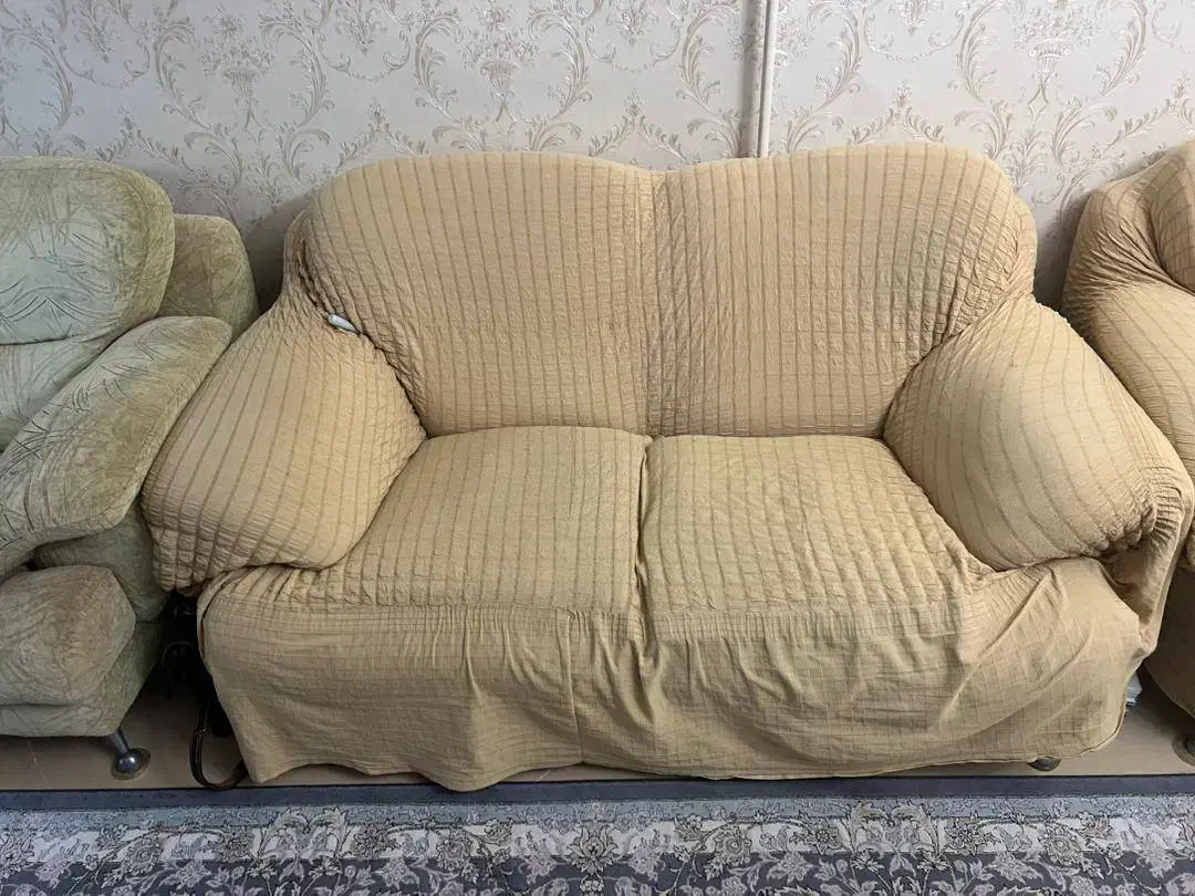 مبل راحتی ۷ نفره|مبلمان خانگی و میز عسلی|رشت, خمیران زاهدان|دیوار