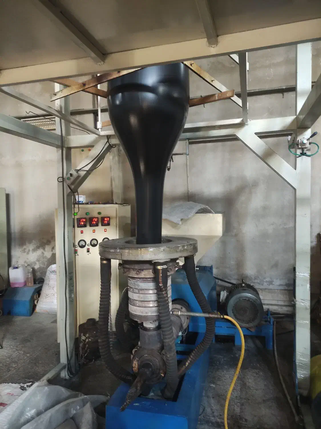 کار در کارخانه تولید پلاستیک|استخدام صنعتی، فنی، مهندسی|آق قلا, |دیوار