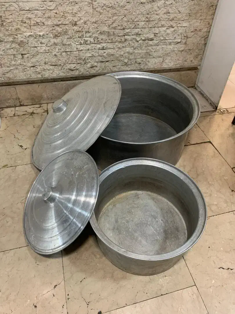 فروش دوعدد قابلمه درحد کیلویی دویست بیست|ظروف پختوپز|تهران, شهرک فردوس (حسینی)|دیوار