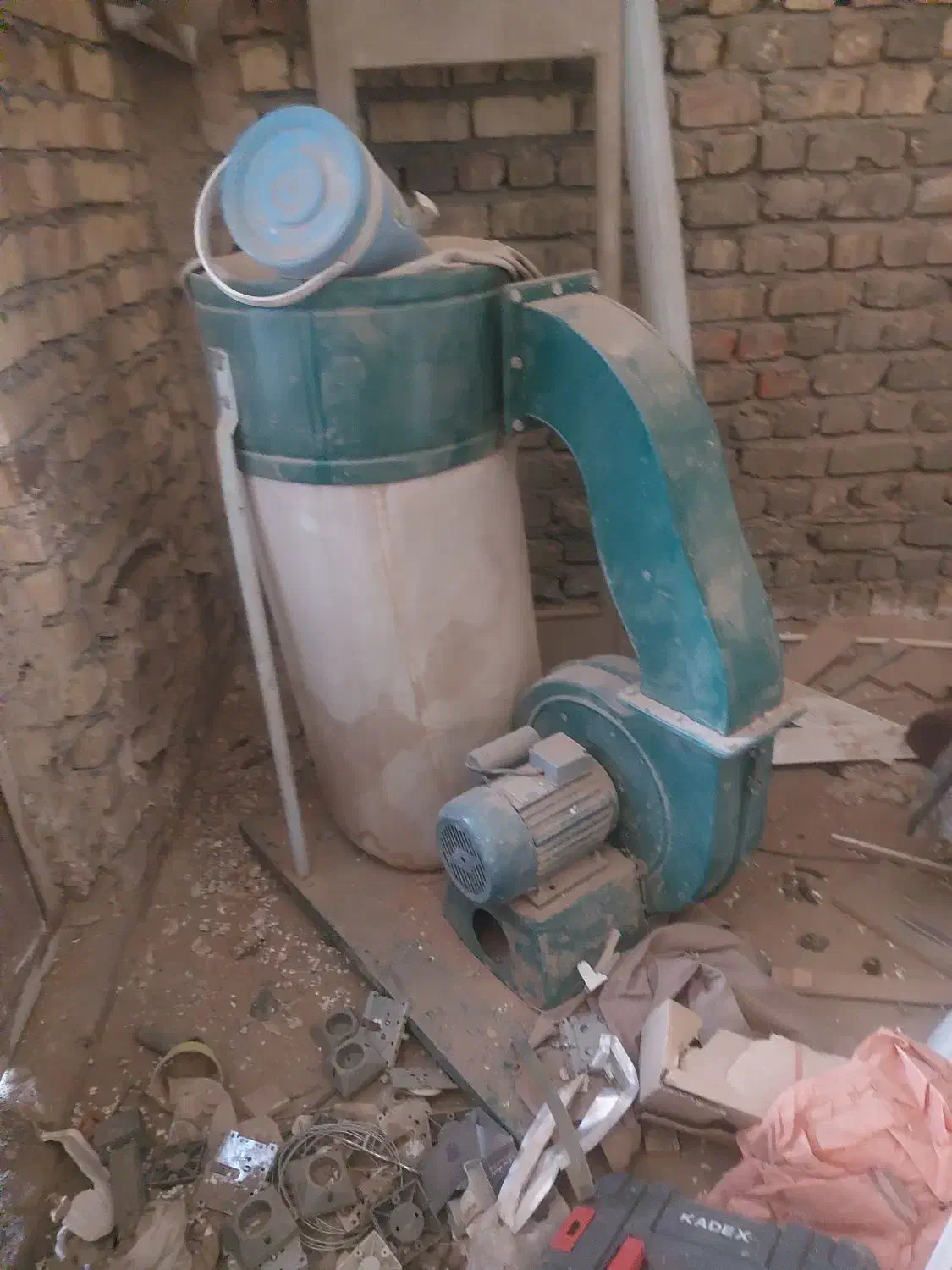 دور کن همراه با مکنده برش ام دی|ماشین‌آلات صنعتی|قم, کاسه گران|دیوار