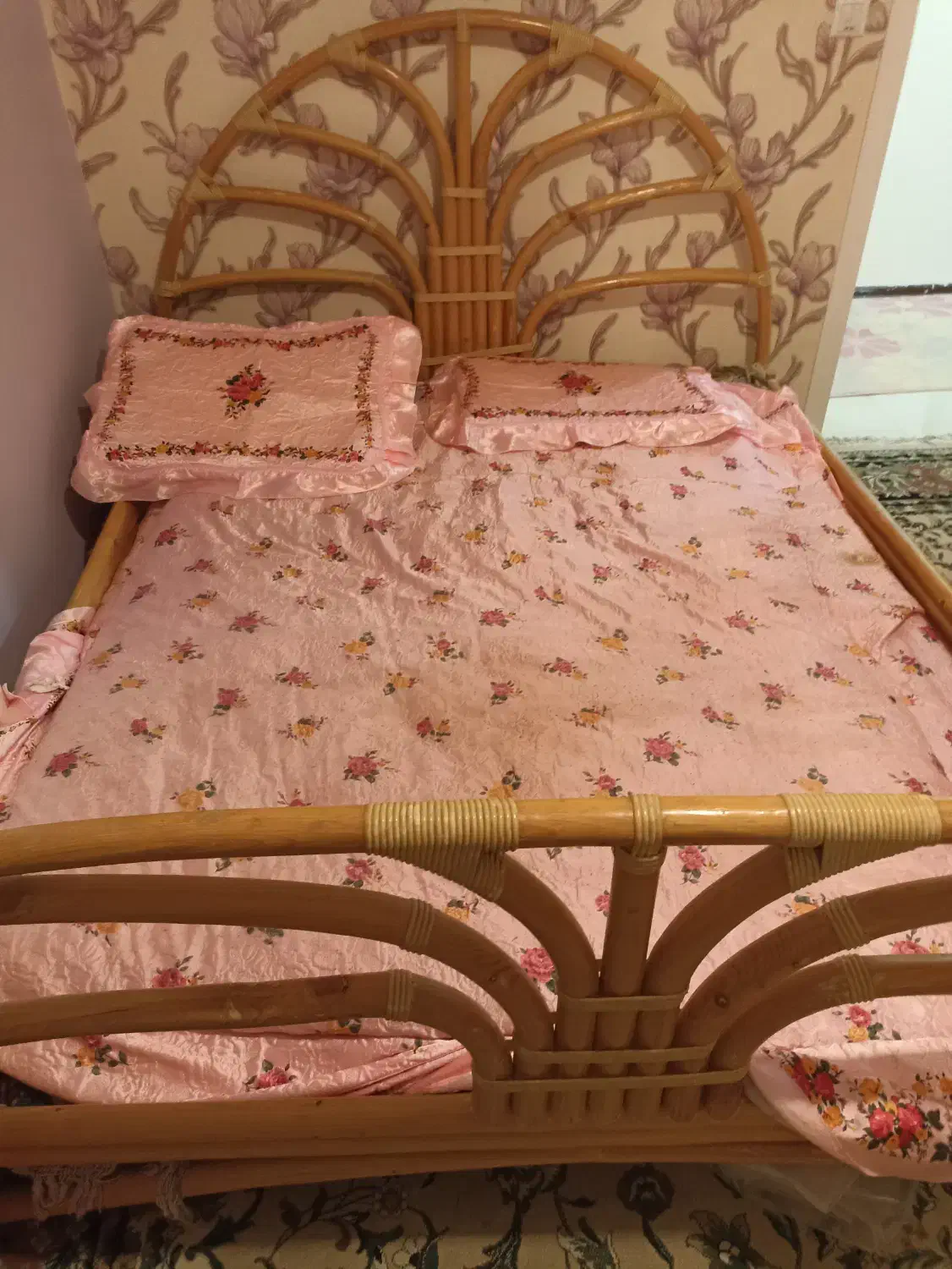 تخت خواب همراه با دراور طبق عکس چوب روس|تخت و سرویس خواب|پردیس, فاز ۱۱|دیوار