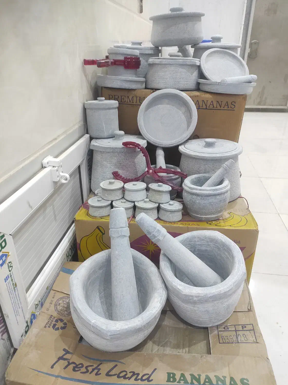 ظروف سنگی و سفالی|ظروف پخت‌وپز|شیراز, امام حسین|دیوار