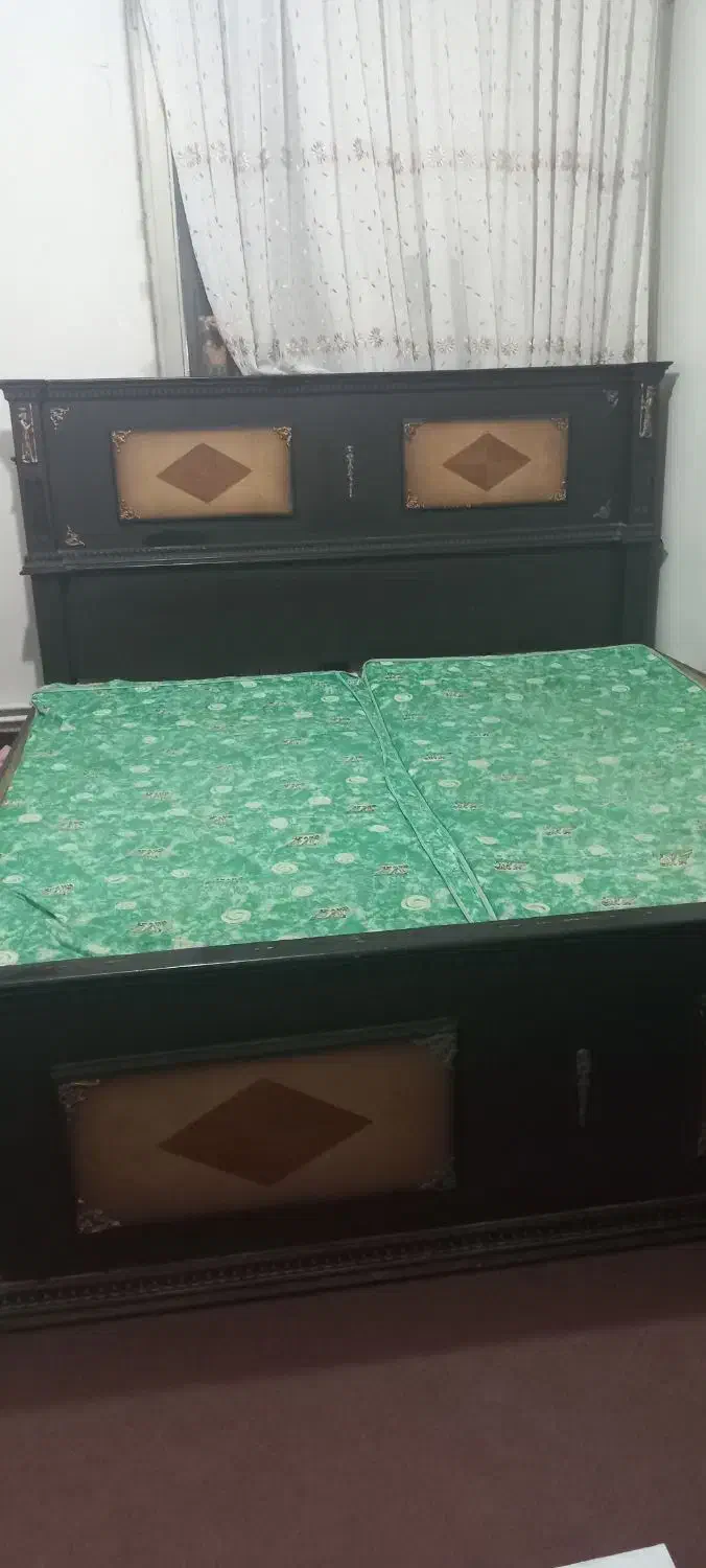 تخت خواب دونفره، میز آرایش و دوعدد پایه تختی|تخت و سرویس خواب|تبریز, |دیوار