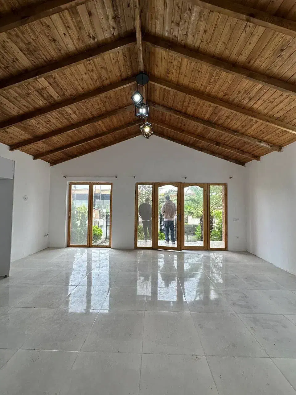 ویلافلت نقلی نما چوبی شیک/باشرایط۱۲ماهه بدون بهره|فروش خانه و ویلا|شفت, |دیوار