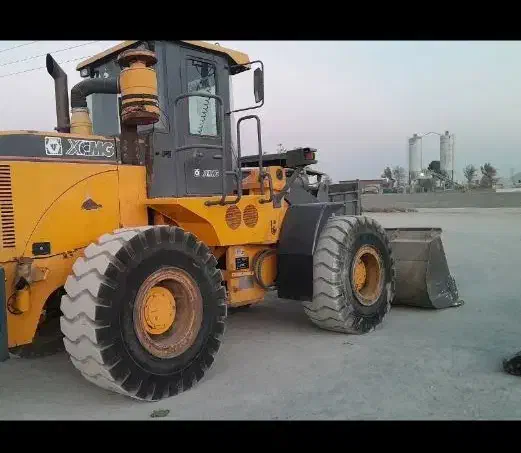 لودر ایکس سی ام جی ۲۰۱۱ گیربکس برقی|خودرو سنگین|کرمان, |دیوار