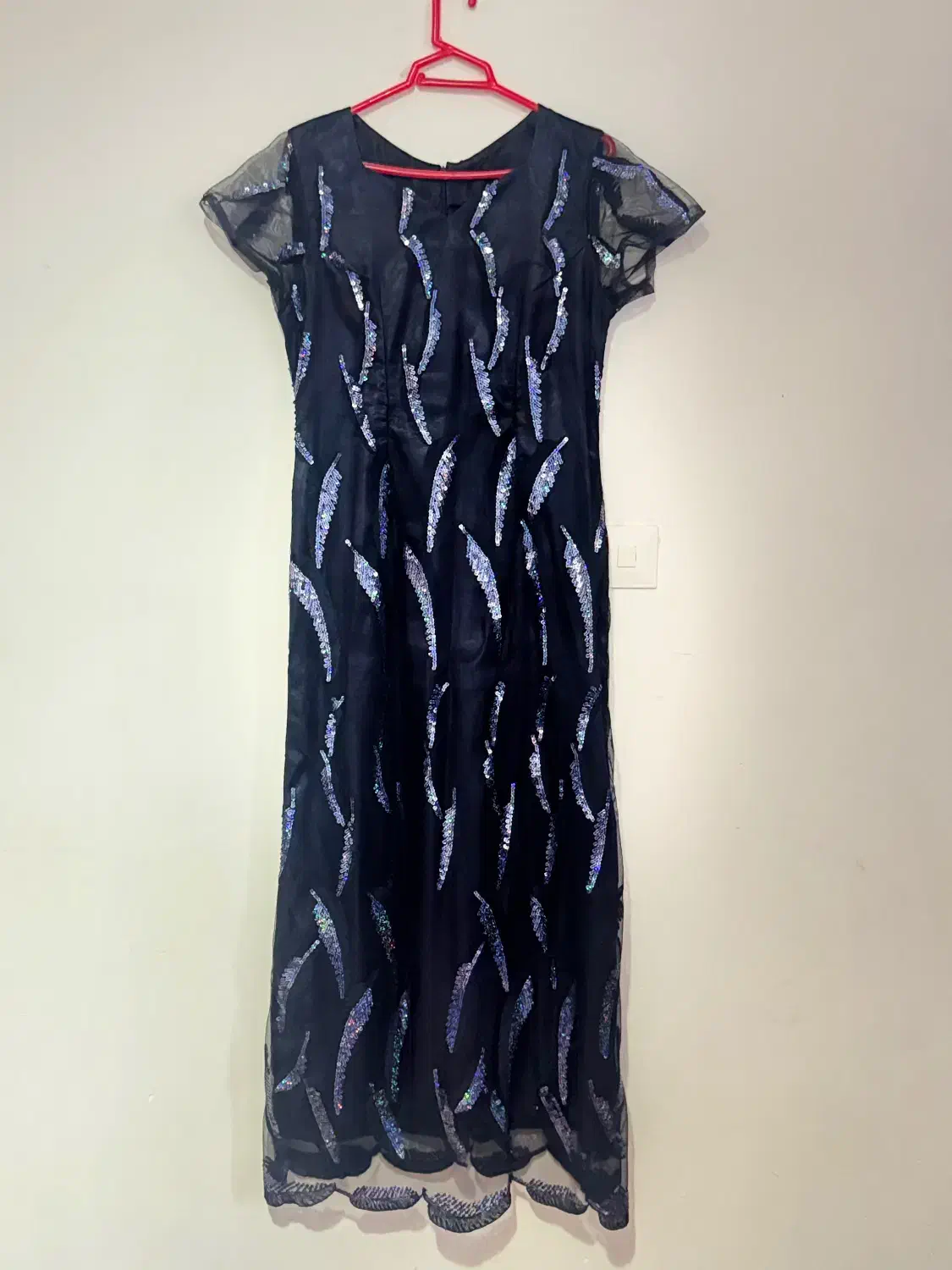 لباس زنانه|لباس|مرودشت, تامین اجتماعی‎|دیوار