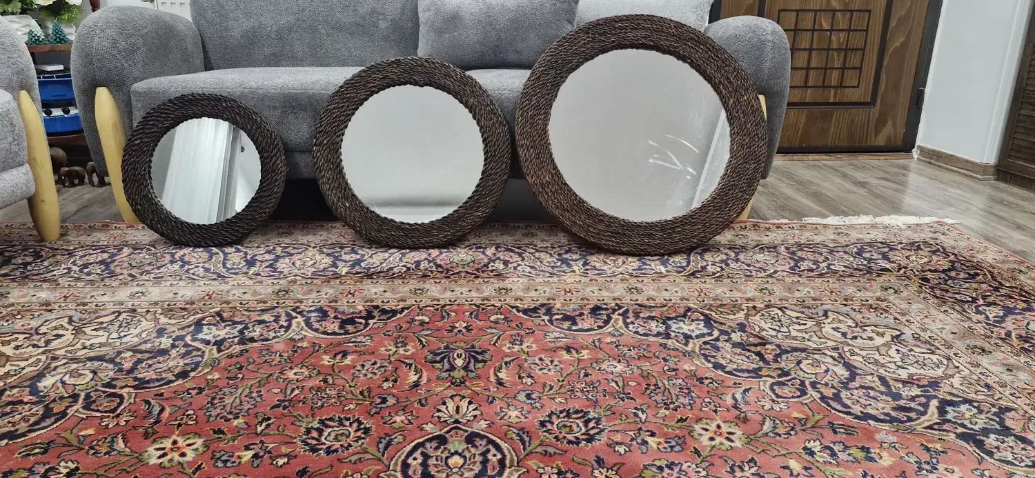 آیینه|آینه|کرج, اصفهانی‌ها|دیوار