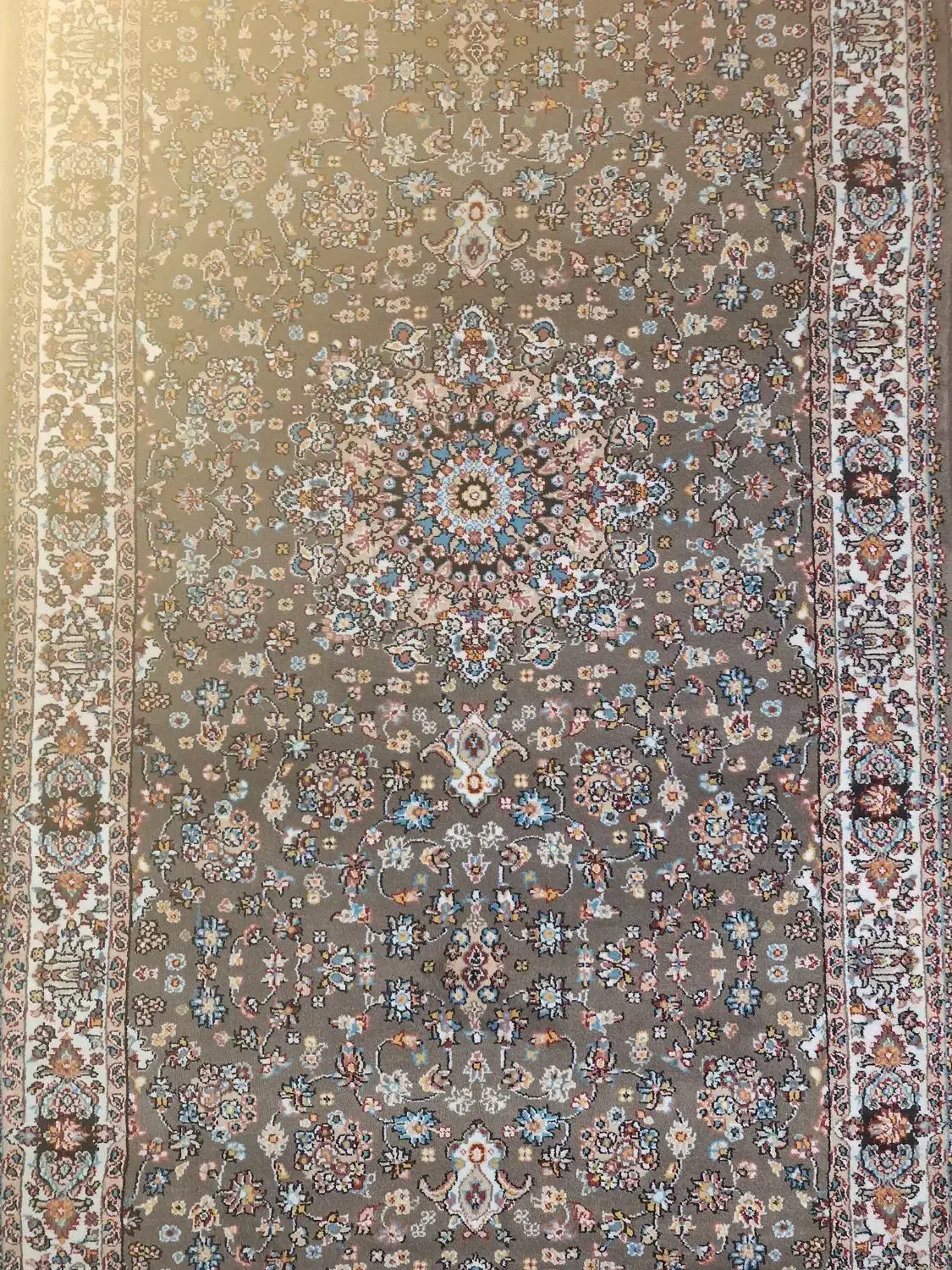 فرش کناره یک در چهارونیم|فرش|زارچ, |دیوار