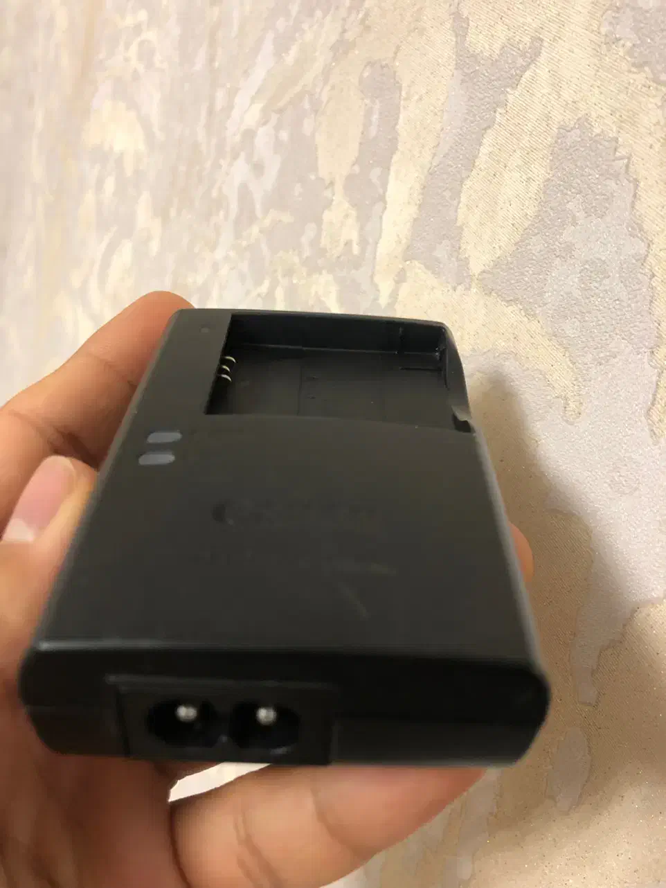 شارژر باتری دوربین کنون اصلی|دوربین عکاسی و فیلم‌برداری|همدان, |دیوار