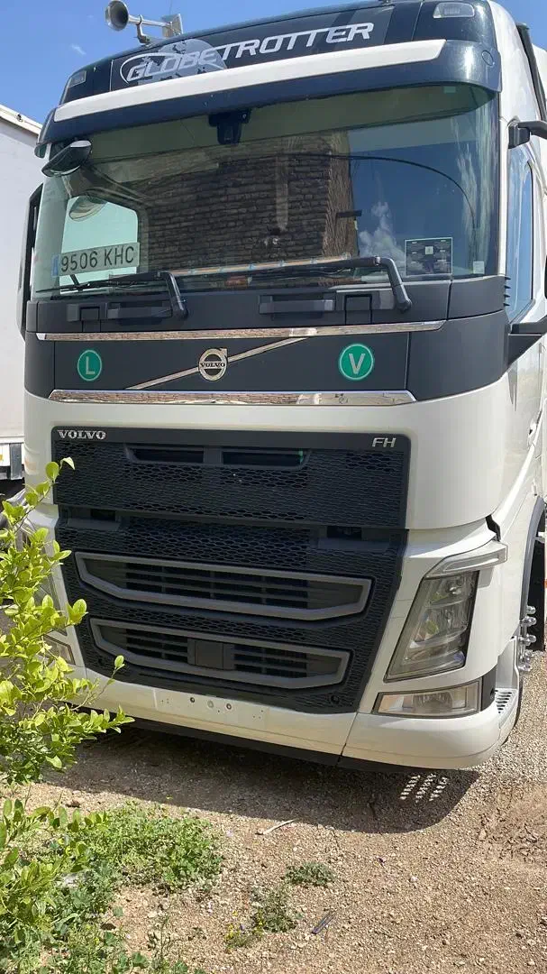 اف هاش ولوو ۲۰۱۸  کارکرد ۸۰۰ هزار|خودرو سنگین|اسلام‌شهر, ملک‌آباد|دیوار