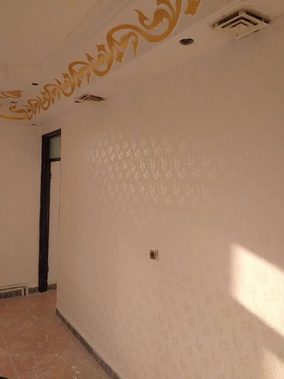نقاشی ساختمان و طرح کاغذ دیواری|خدمات پیشه و مهارت|مریوان, |دیوار