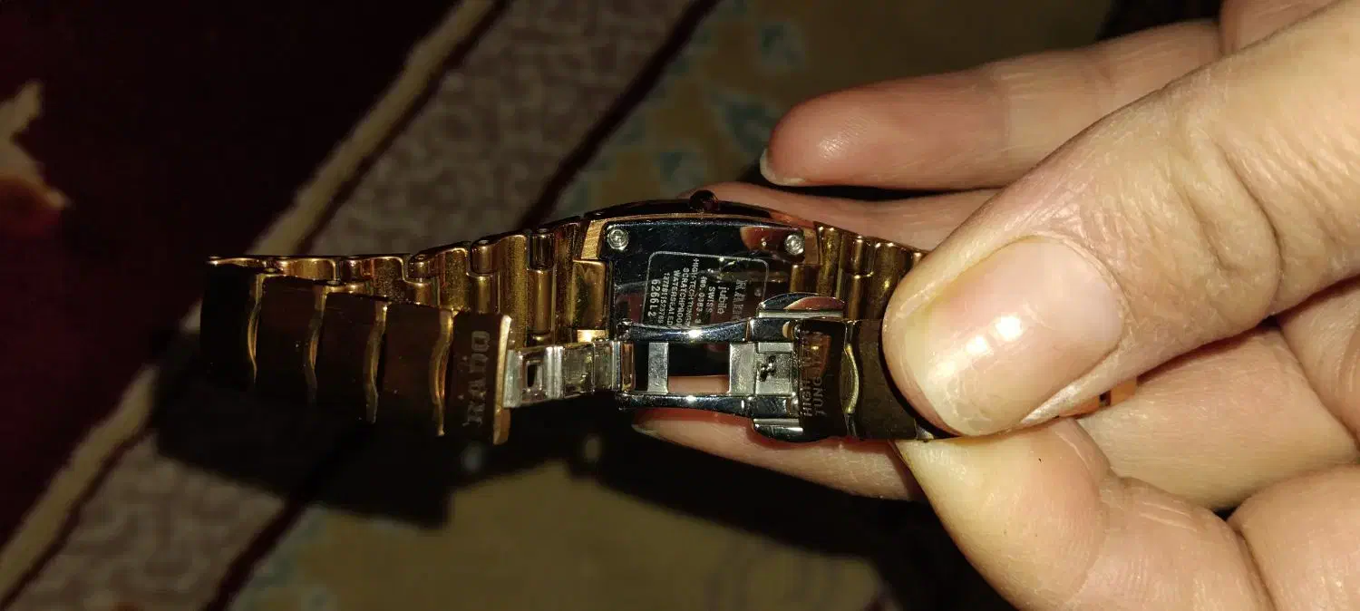 ساعت زنونه|ساعت|قرچک, قشلاق جیتو|دیوار