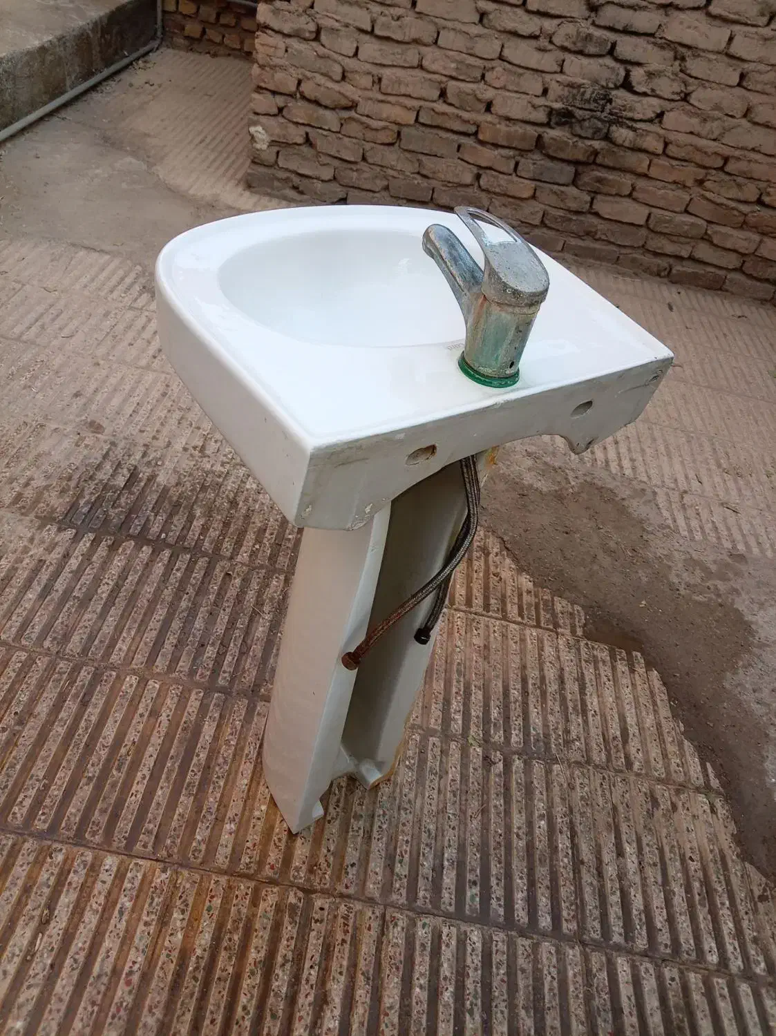 روشویی|لوازم سرویس بهداشتی|گرمسار, |دیوار