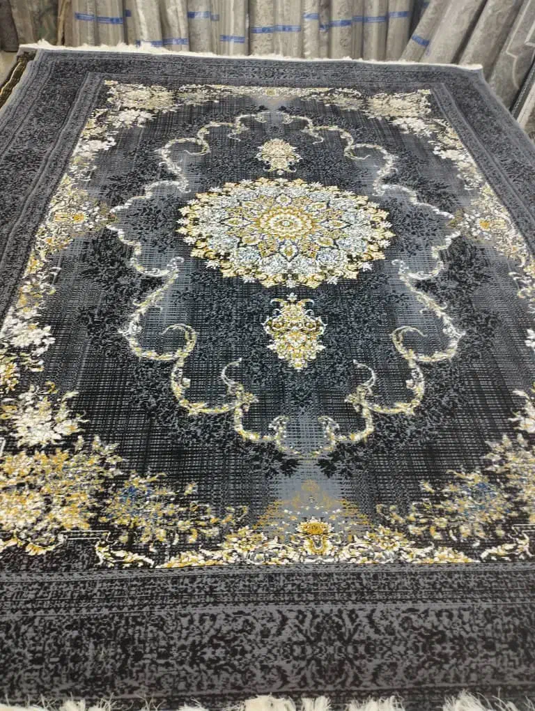 فرصتی بی‌نظیر برای عاشقان زیبایی و اصالت /فرش نگین|فرش|اصفهان, لاله|دیوار