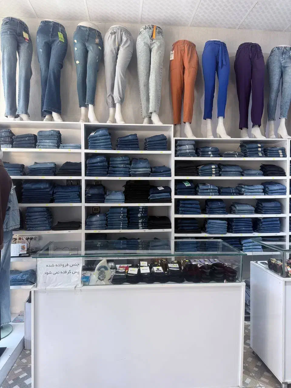 فروش دکور مغاره لباس فروشی  مانکن پرو رگال|فروشگاه و مغازه|یزد, |دیوار