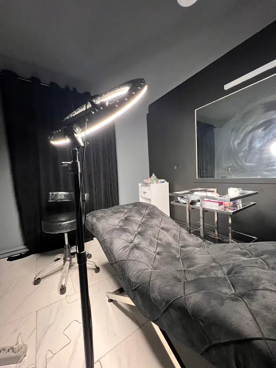 اجاره صندلی و اتاق در سالن زیبایی|خدمات آرایشگری و زیبایی|آمل, |دیوار