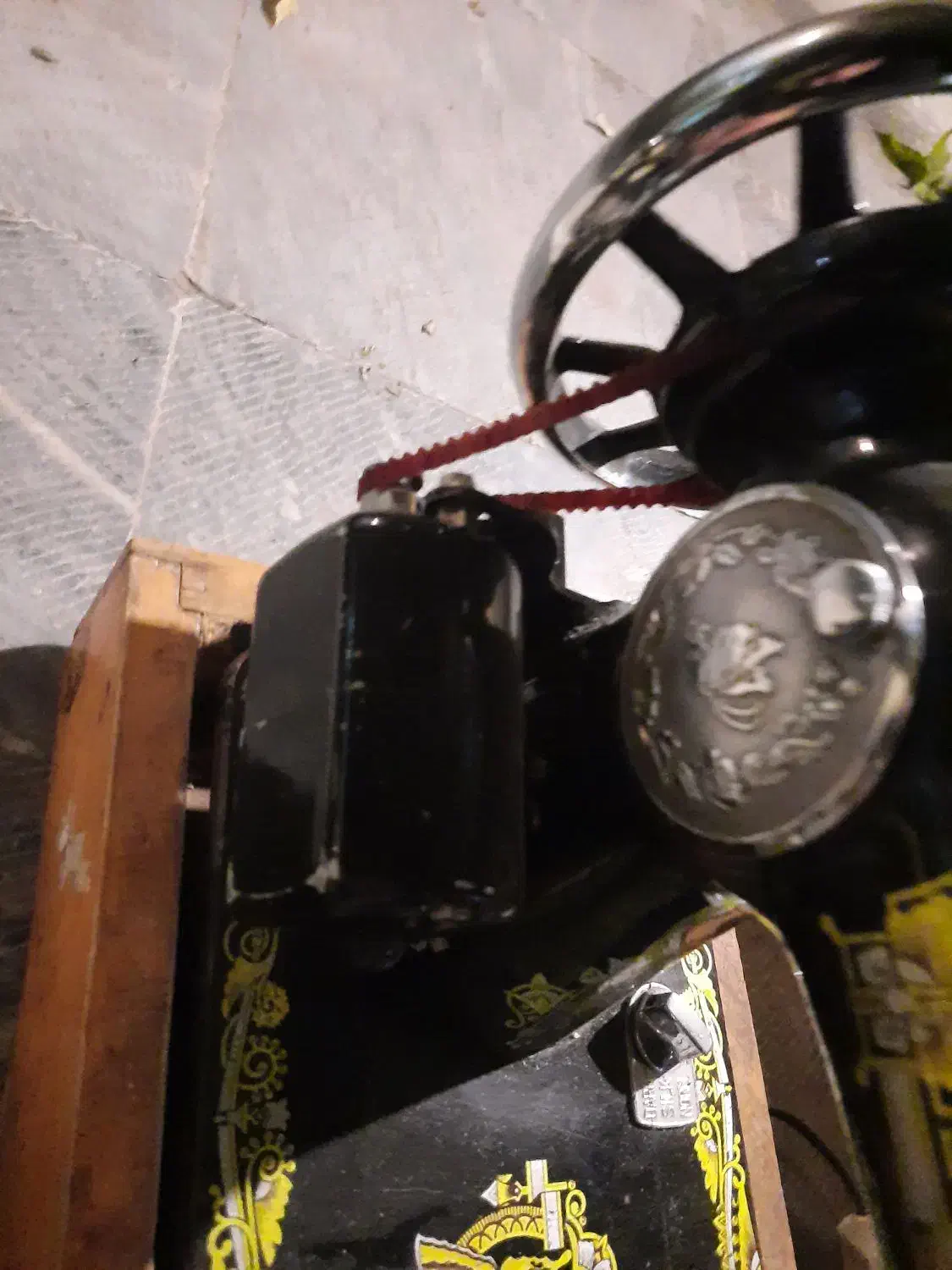 دو عدد چرخ خیاطی یکی اصل ژاپن|چرخ خیاطی و ریسندگی|خوی, |دیوار