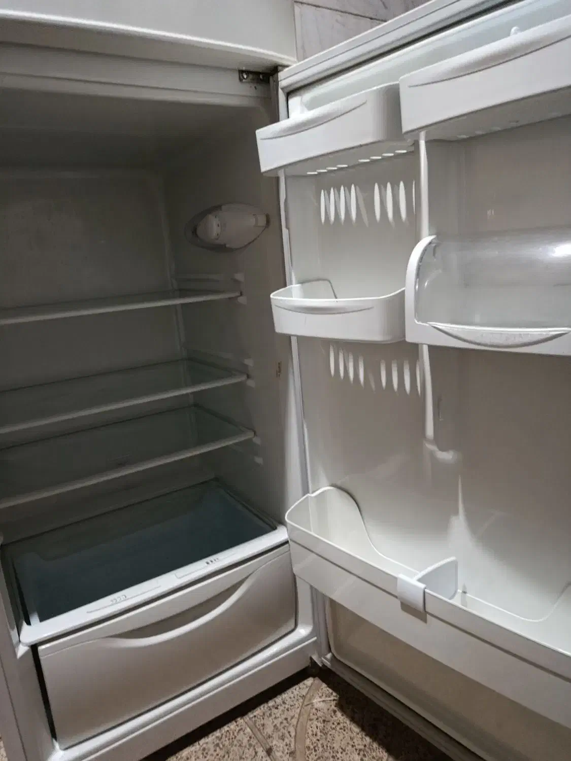 یخچال فریزر امرسان 14فوت در حد نو خیلی تمیز سالم|یخچال و فریزر|تهران, عبدلآباد|دیوار