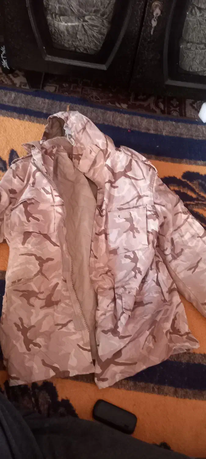 کپشن سربازی یک سایز از سایز بزرگ کوچکتر|لباس|کازرون, |دیوار