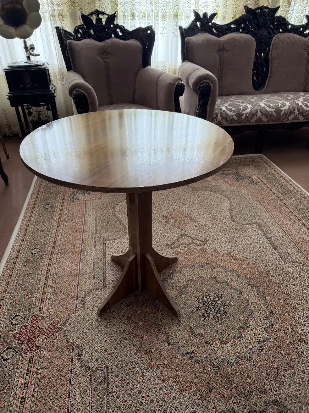 میز گرد|بوفه، ویترین، کنسول|خوی, |دیوار