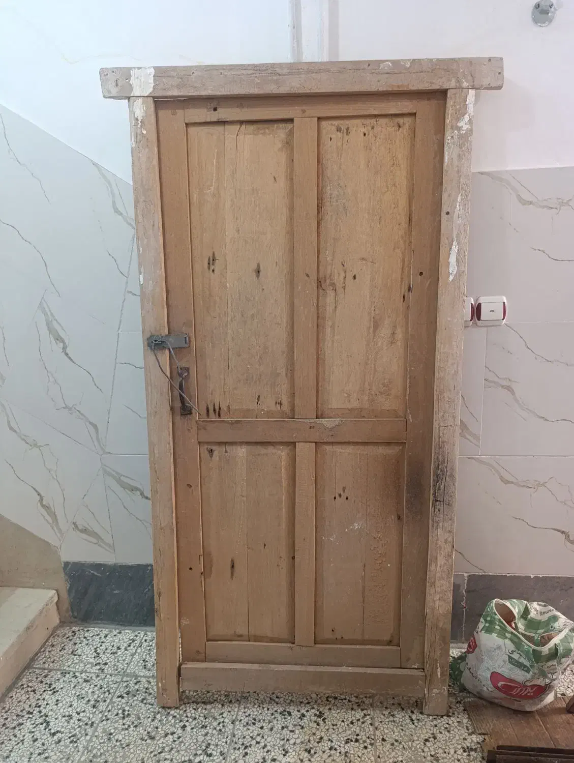 در چوبی قدیمی|مصالح و تجهیزات ساختمان|سبزوار, علمدار|دیوار