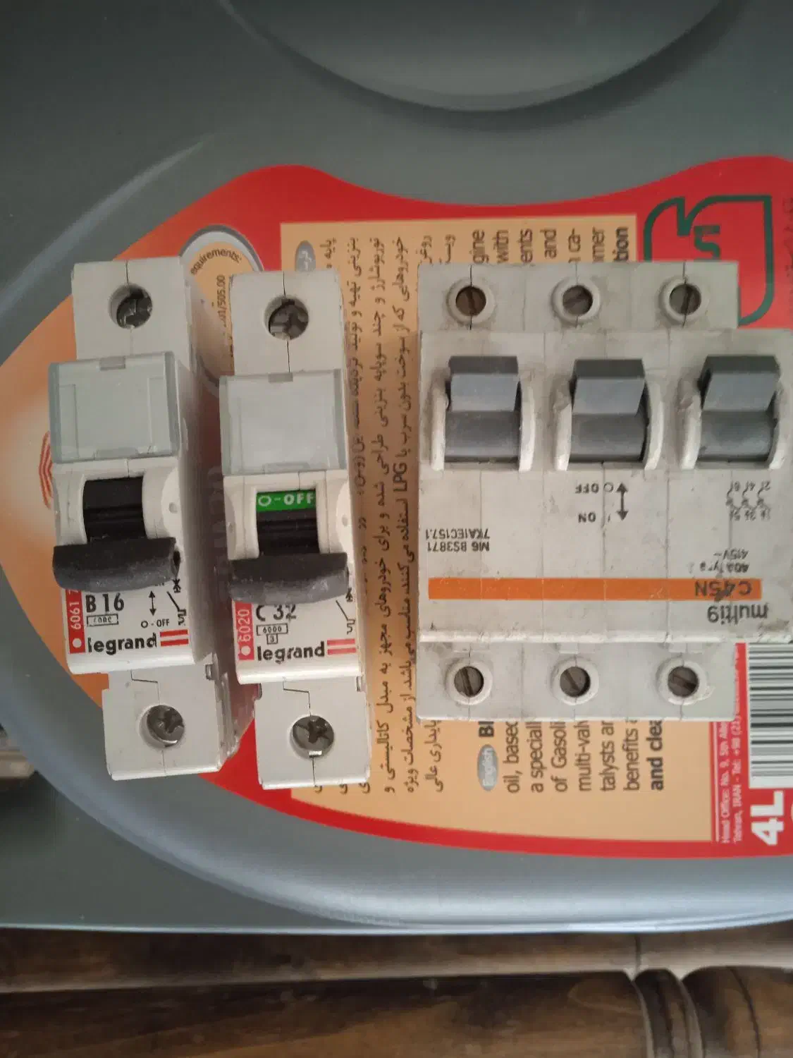 کلید مینیاتوری|سایر لوازم برقی|هشتگرد, فاز ۲ مهستان|دیوار