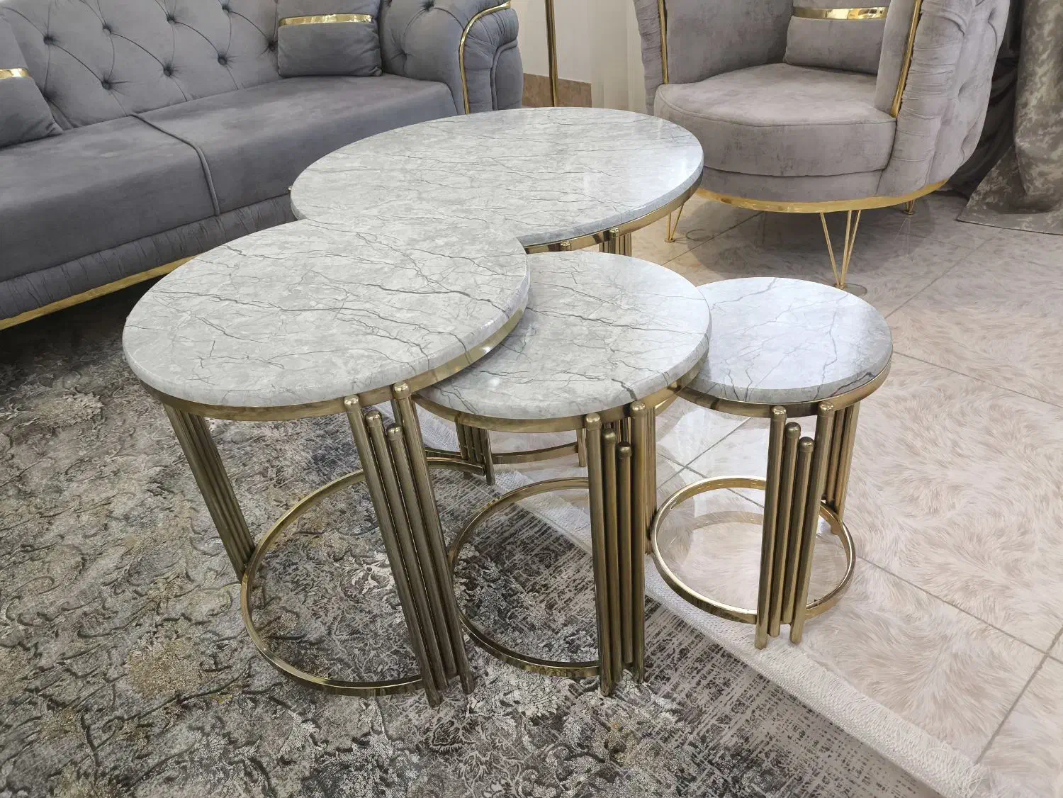 مبل چستر و عسلی پیانویی در حد نو|مبلمان خانگی و میز عسلی|سنندج, |دیوار