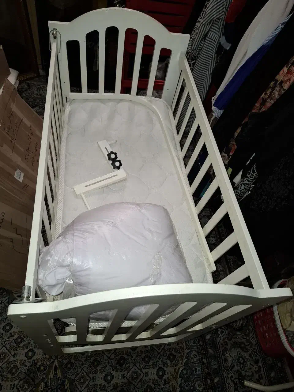 تخت گهواره ایه|تخت و صندلی بچه|کوهسار (البرز), |دیوار