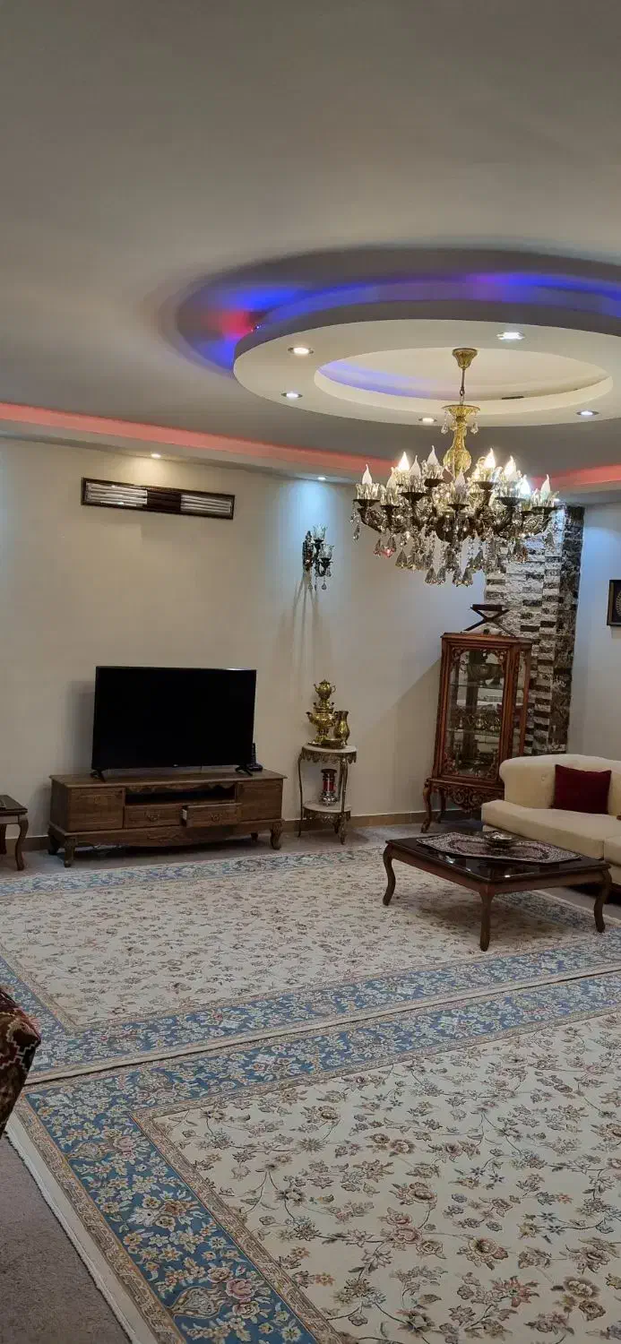 فروش آپارتمان یکخواب طبقه اول خ رزاقی املاک مردانی|فروش آپارتمان|تهران, گلچین|دیوار