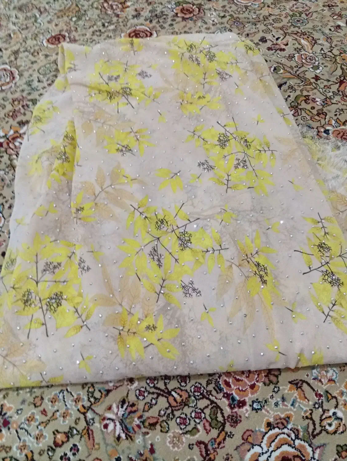 یک قواره کراس سنگدار|لباس|سقز, |دیوار