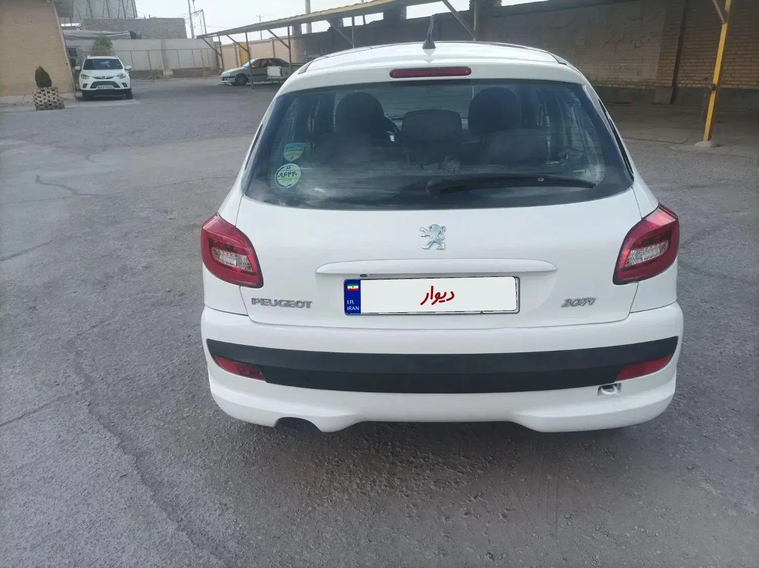 پژو ۲۰۷|خودرو سواری و وانت|یزد, |دیوار