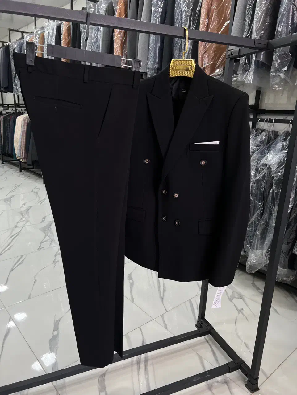 شعبه جدید افتتاح شد (تمامی اجناس تخفیف خورده)|لباس|شیراز, محمودآباد|دیوار