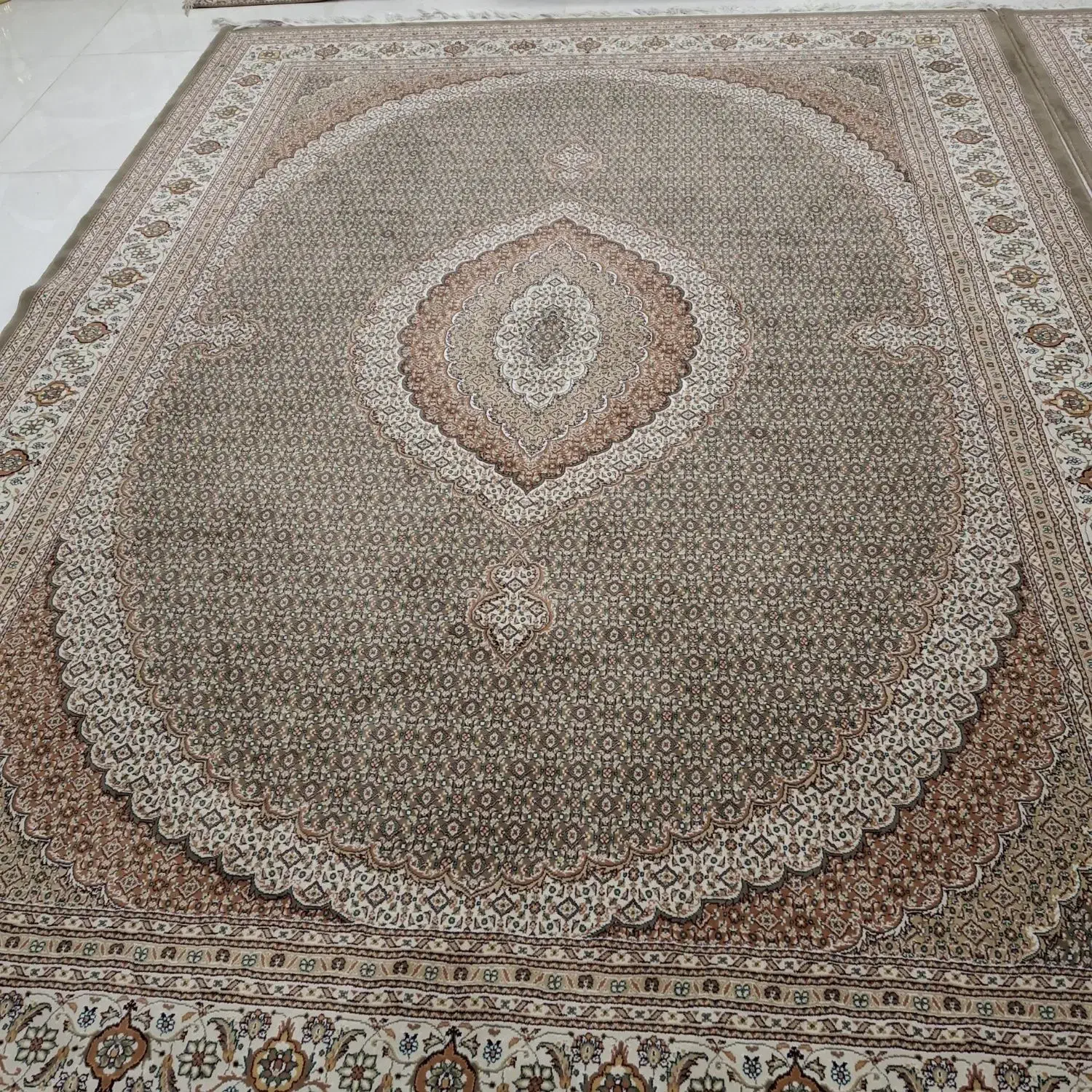 فروش یک جفت فرش ۹ متری ماشینی ۷۰۰ شانه ماشینی|فرش|نظرآباد, شهرک آزادگان|دیوار