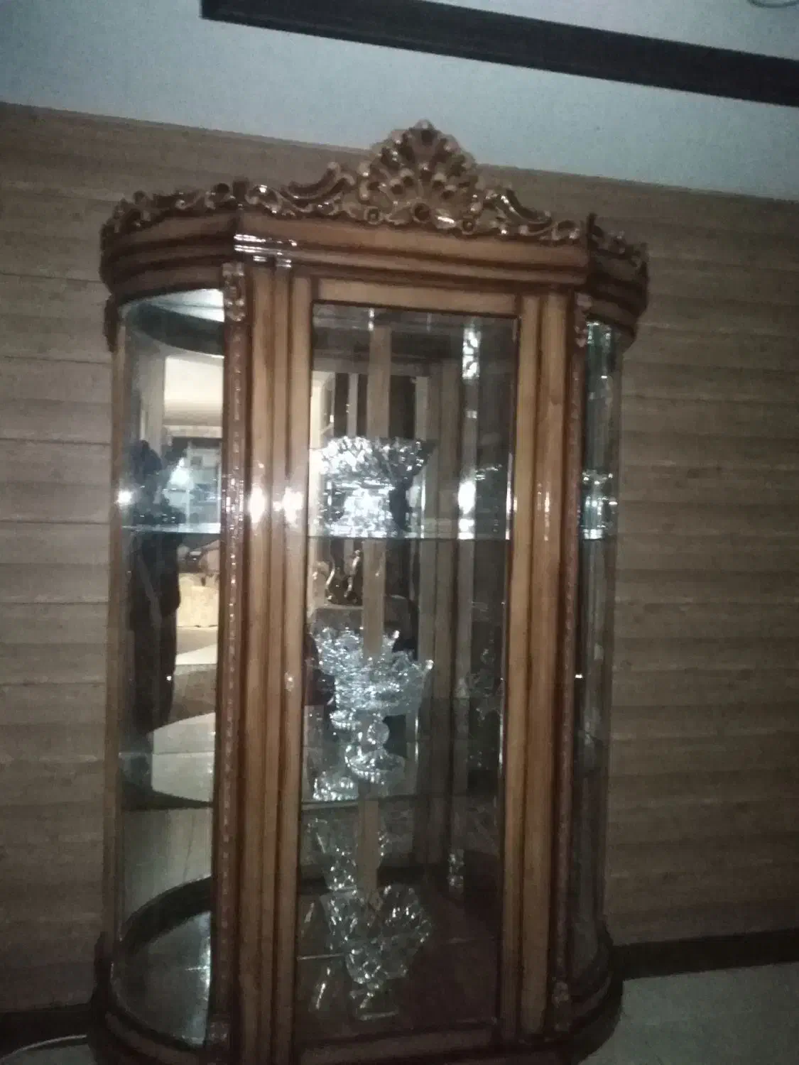 ویترین چوب خالص منبت دار|بوفه، ویترین، کنسول|اصفهان, شیخ اشراق|دیوار