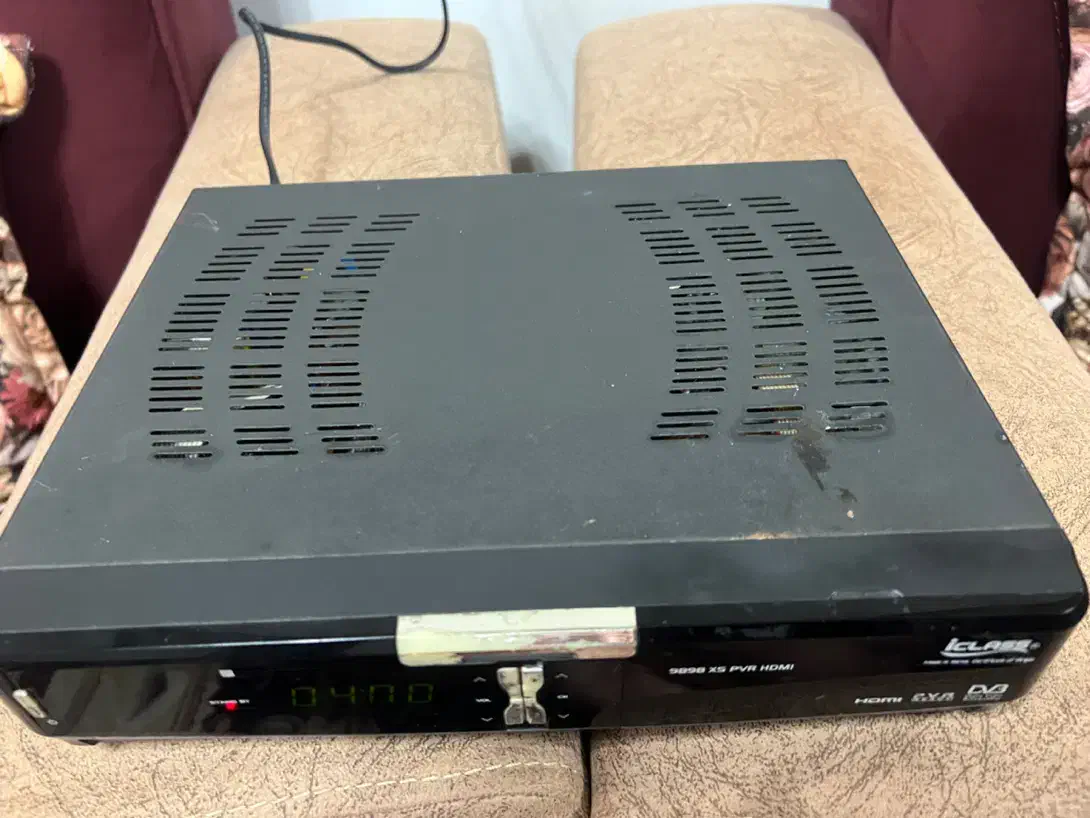 گیرنده دیجیتال|صوتی و تصویری|رویان, |دیوار