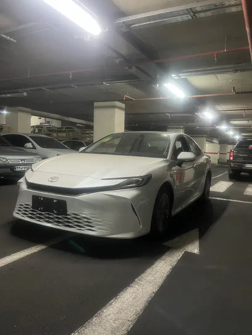 کمری ۲۰۲۵ سفید موتور ۲۰۰۰ هیبرید|خودرو سواری و وانت|تهران, شهرک محلاتی|دیوار