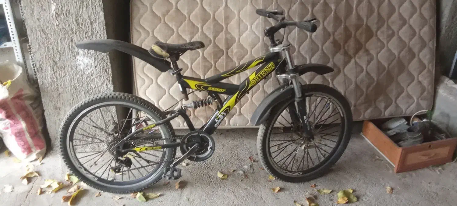 دوچرخه|دوچرخه، اسکیت، اسکوتر|قروه, |دیوار