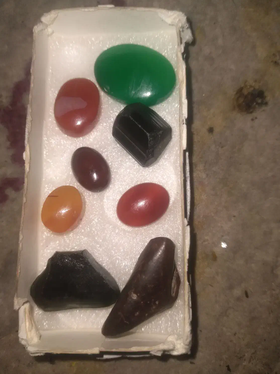 سنگ های قیمتی گبری قدمتی|کلکسیون اشیاء عتیقه|فولادشهر, B5|دیوار