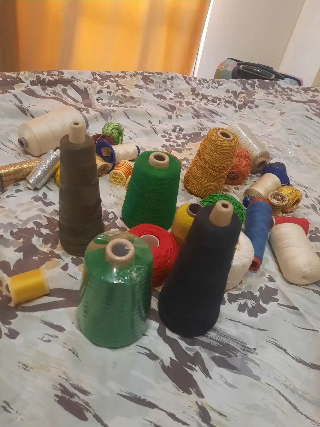 تعدادی نخ جنس خوب|لوازم خیاطی و بافتنی|پردیس, فاز ۸|دیوار