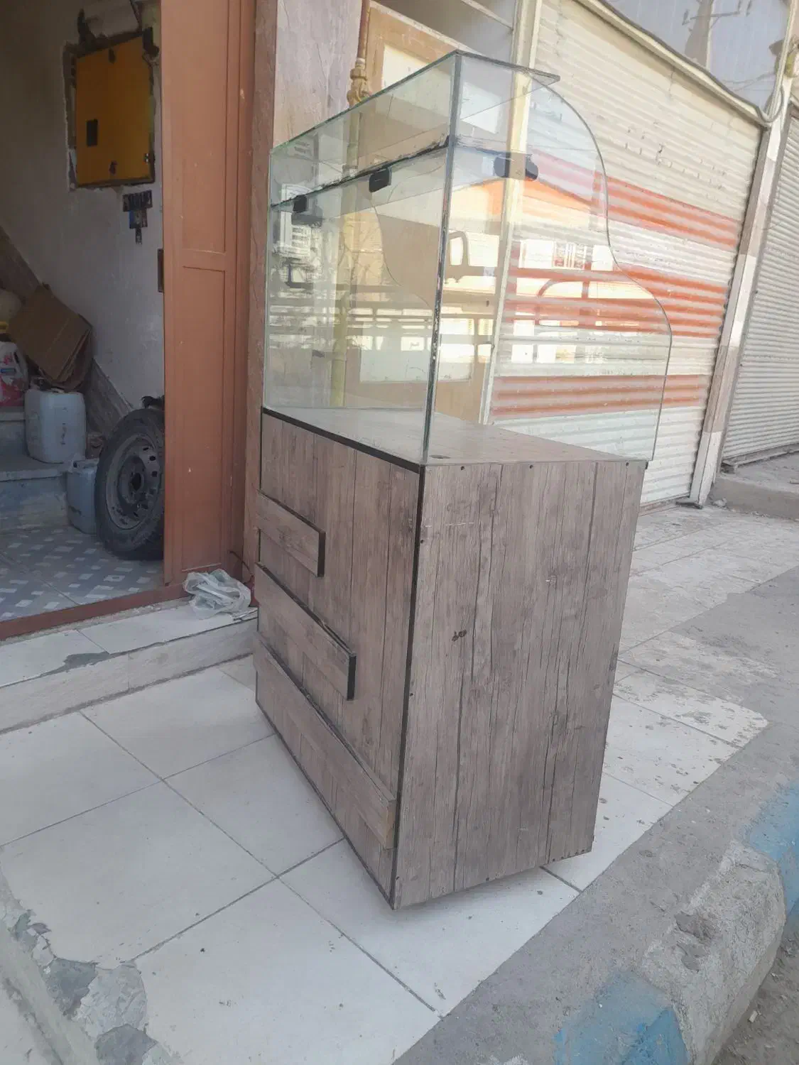 ویترین فروشگاهی ، مناسب هر شغلی|فروشگاه و مغازه|مسجد سلیمان, |دیوار