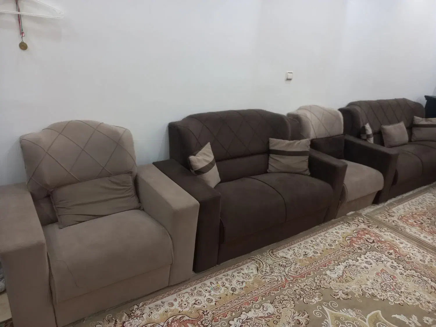 فروش وسایل خانه|مبلمان خانگی و میز عسلی|رشت, عینک|دیوار