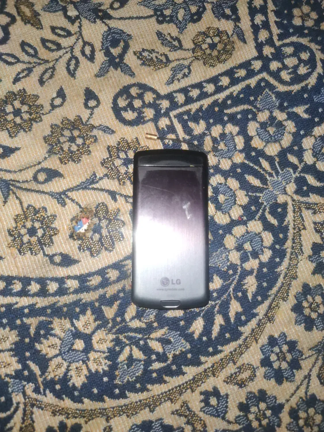 گوشی ال جی مدل شکلات اکبند|موبایل|تهران, هرندی|دیوار