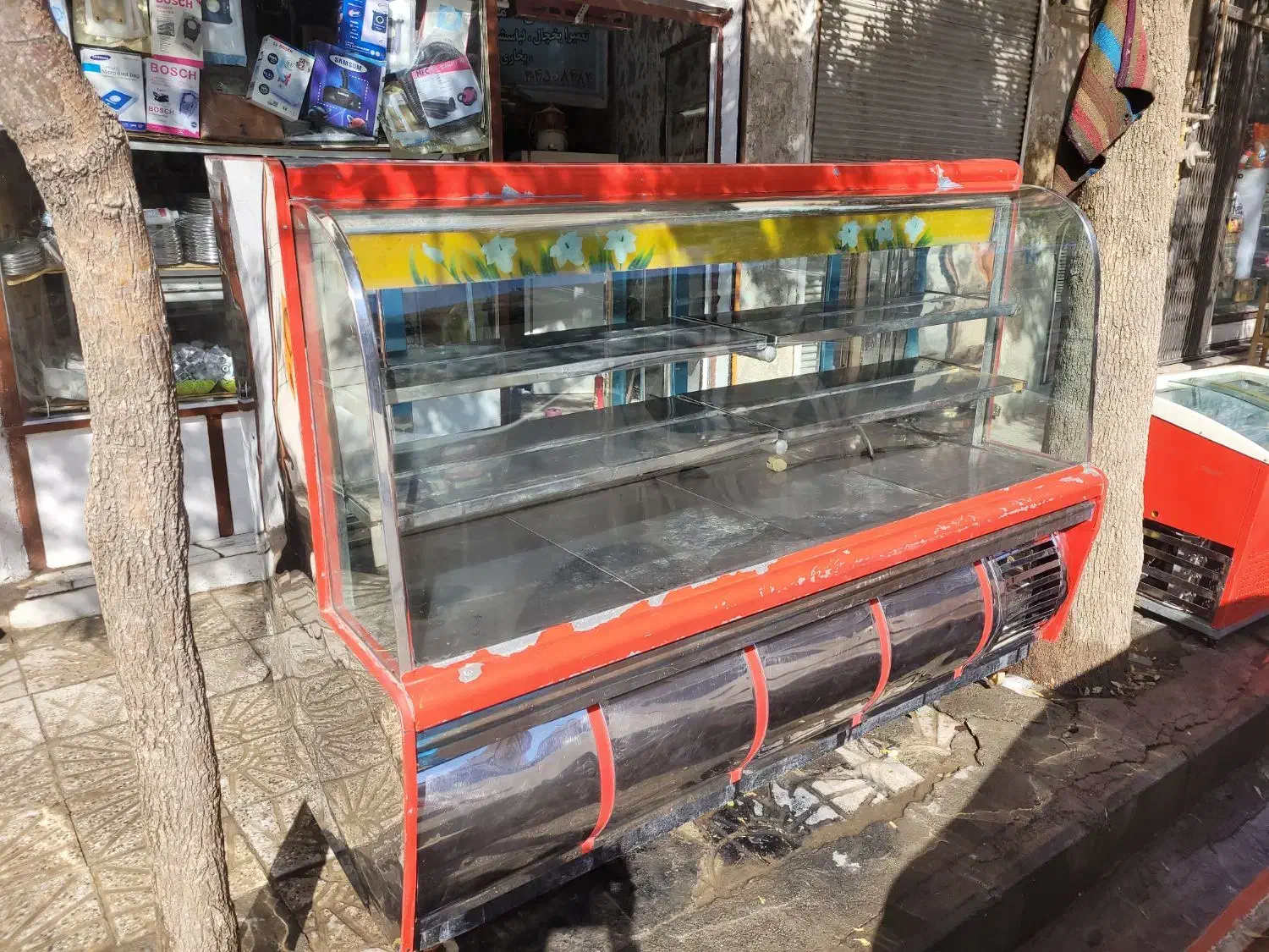 یخجال ویترینی فریزر بستنی|فروشگاه و مغازه|بهار, |دیوار