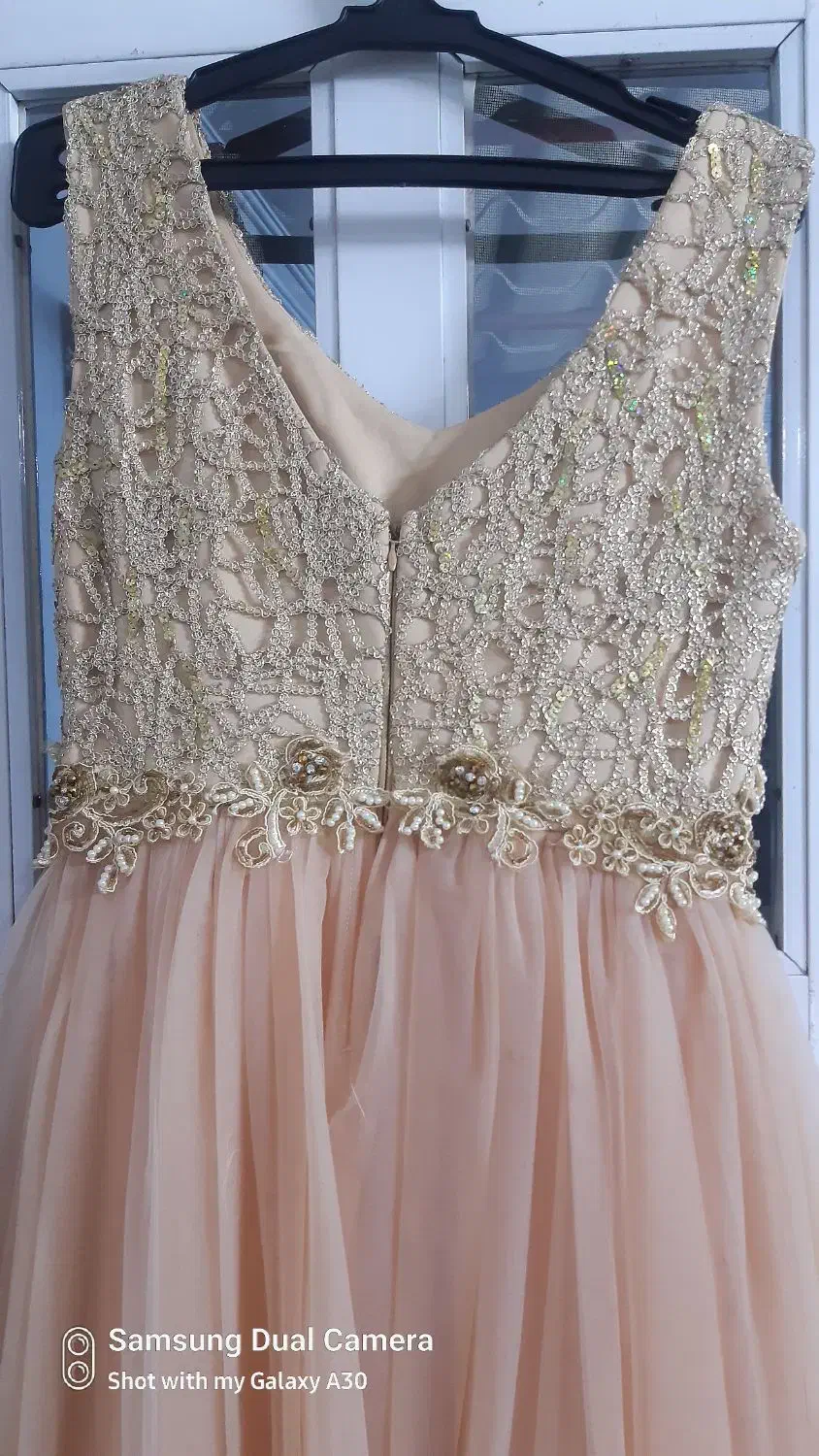 لباس مجلسی|لباس|گرگان, |دیوار