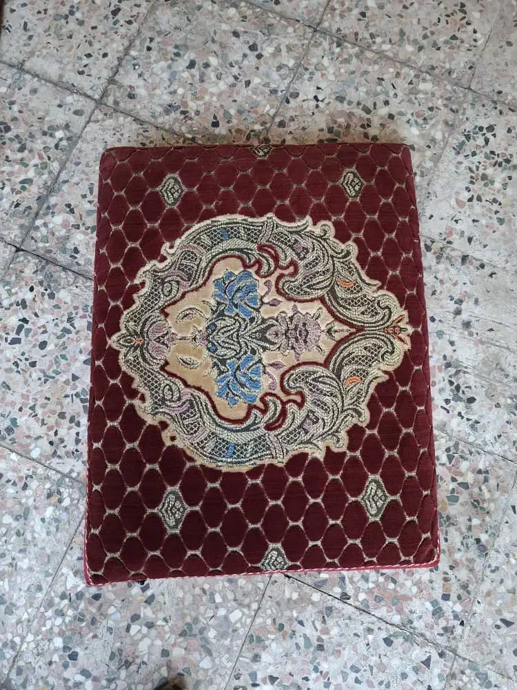 یک جفت پشتی دیواری|پشتی|بندر انزلی, متروپل|دیوار