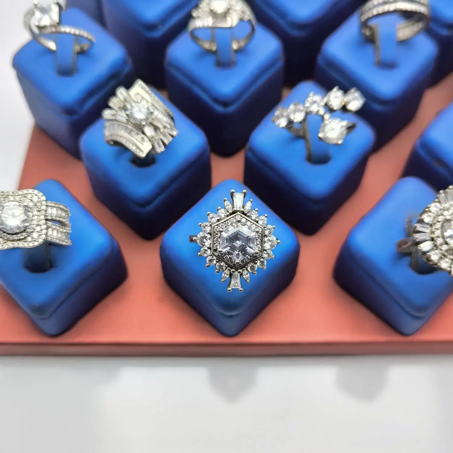 انگشترهای سنگ بزرگ|جواهرات|تبریز, |دیوار