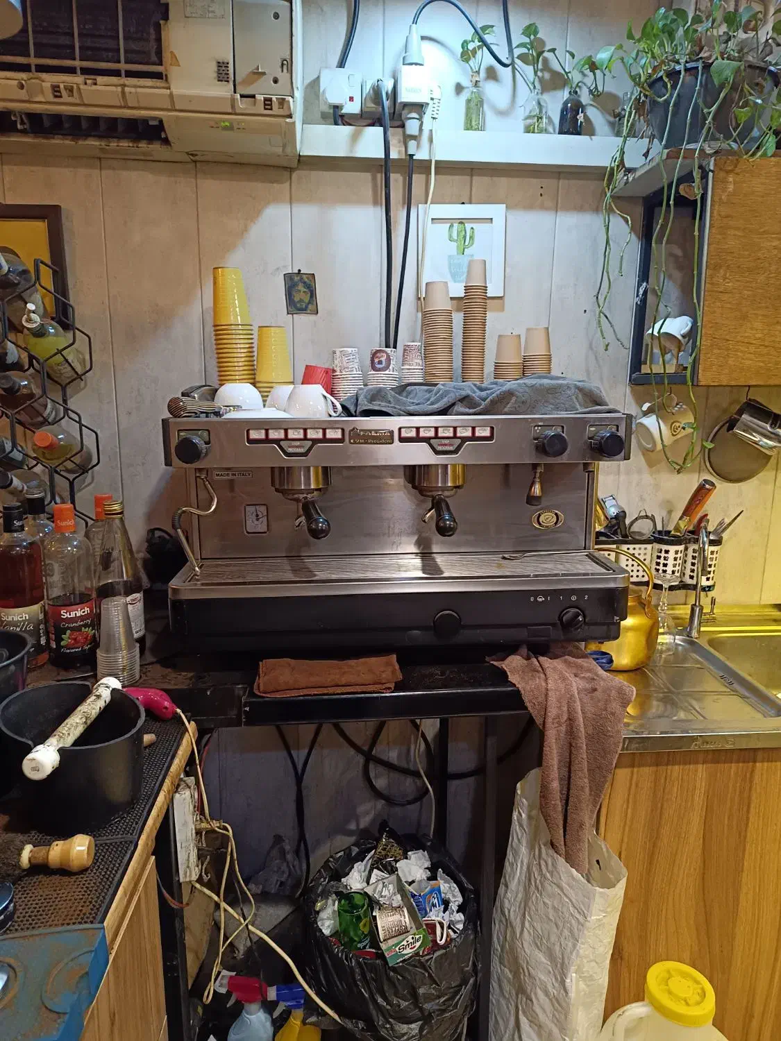 وسایل کامل کافه همه با هم یکجا|کافی‌شاپ و رستوران|کارون, |دیوار